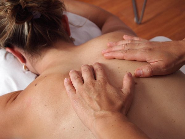 Relaxation profonde : le massage qui réveille vos sens